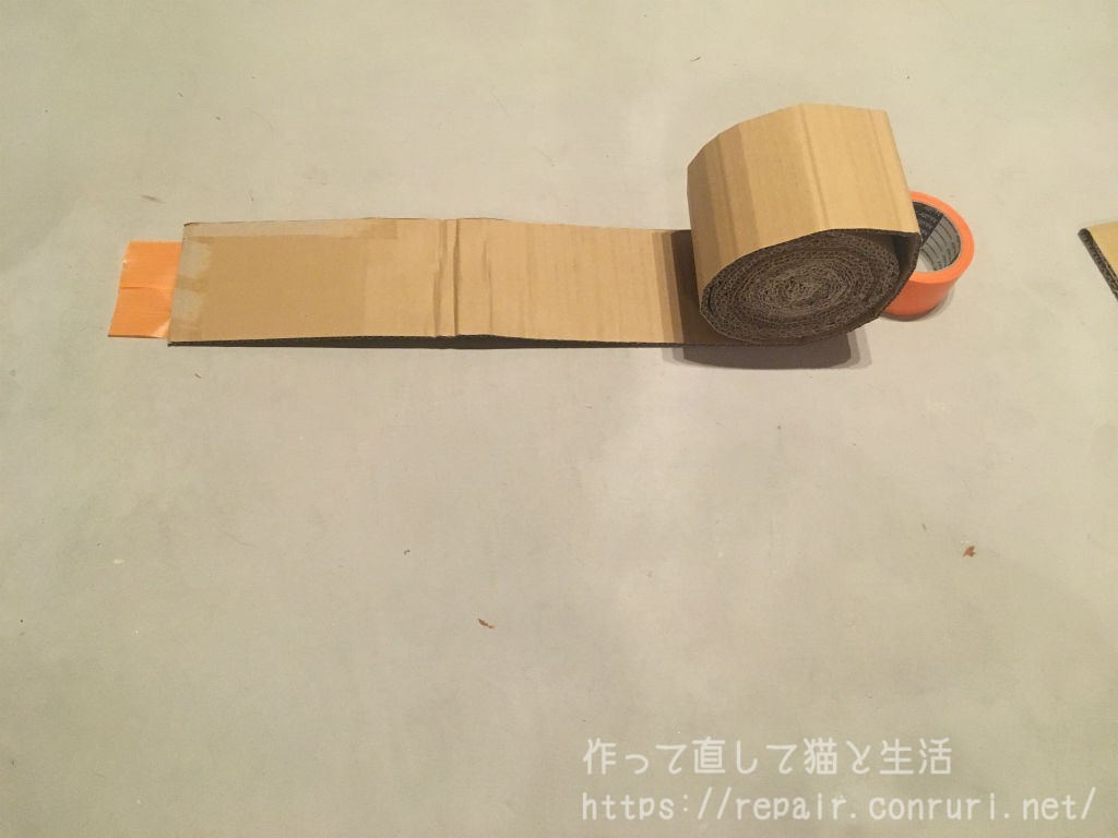 爪とぎ巻き中
